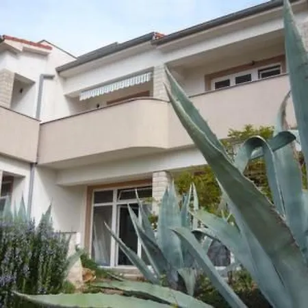 Nette Mit Whirlpool Und Garten By Interhome Appartement *