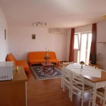 Nette Mit Whirlpool Und Garten By Interhome Apartment Barbat na Rabu
