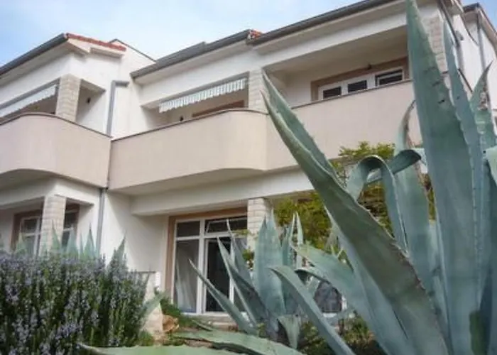 Nette Mit Whirlpool Und Garten By Interhome Διαμέρισμα *