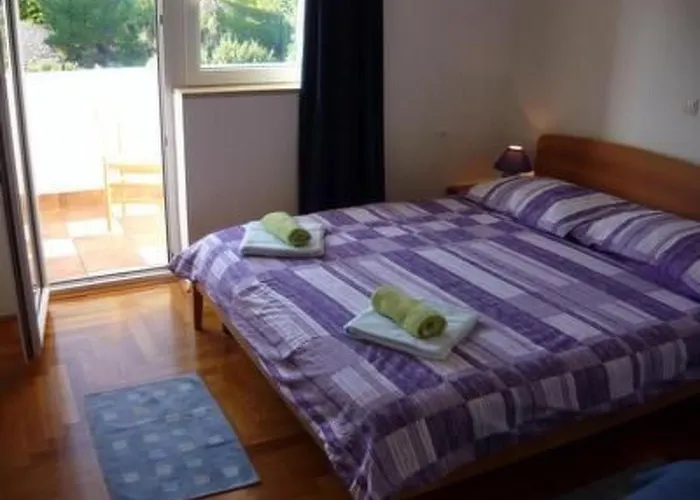 Nette Mit Whirlpool Und Garten By Interhome Barbat na Rabu