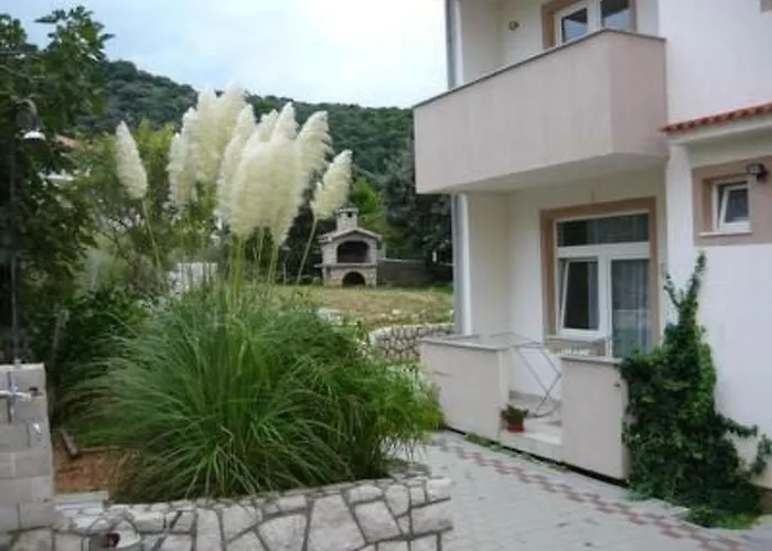 Nette Mit Whirlpool Und Garten By Interhome