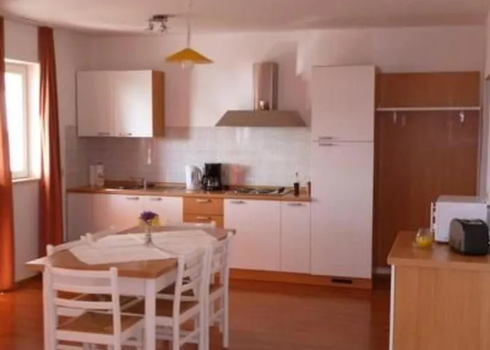 Nette Mit Whirlpool Und Garten By Interhome Διαμέρισμα Barbat na Rabu