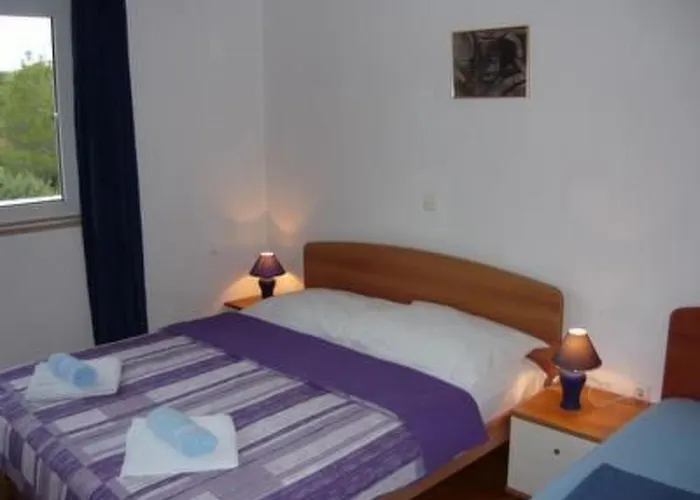 Nette Mit Whirlpool Und Garten By Interhome Barbat na Rabu